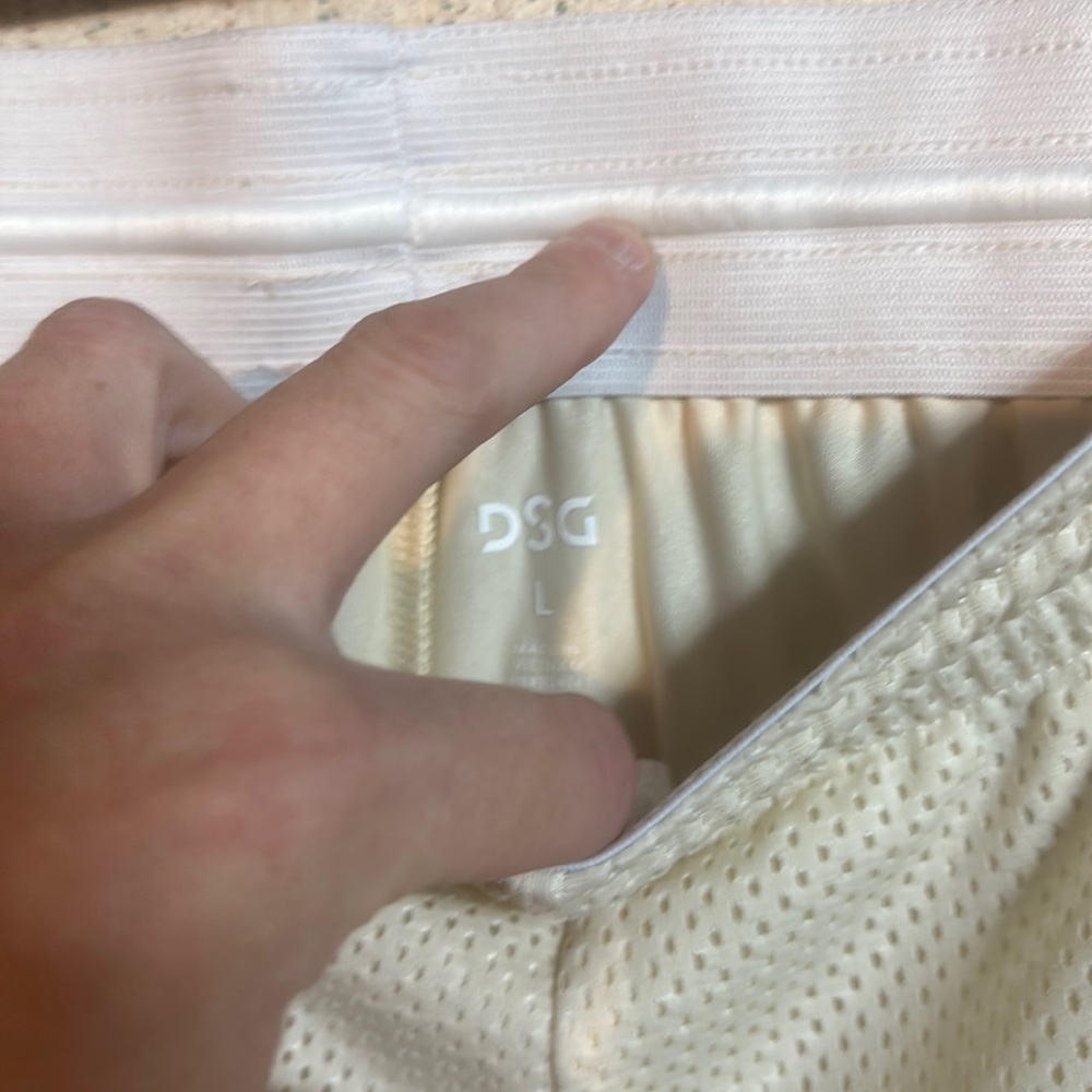 DSG DICK’S SPORTING GOODS 7” Mesh Shorts: LIGHT SAND: NWT: SIZE L - Picture 3 of 5
